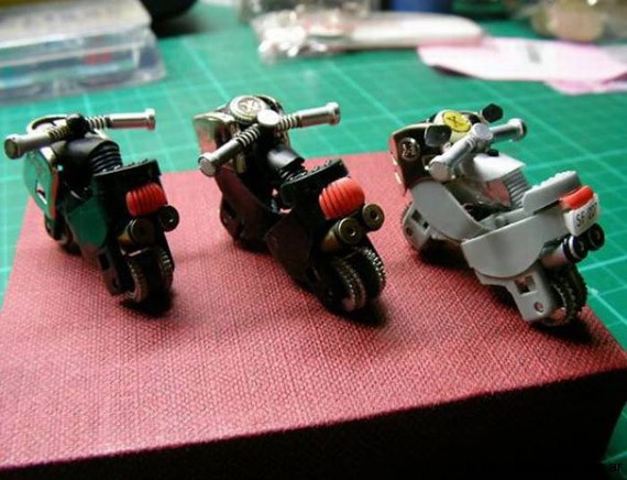 Motos hechas con encendedores