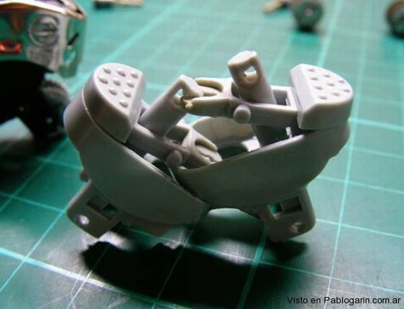 Motos hechas con encendedores