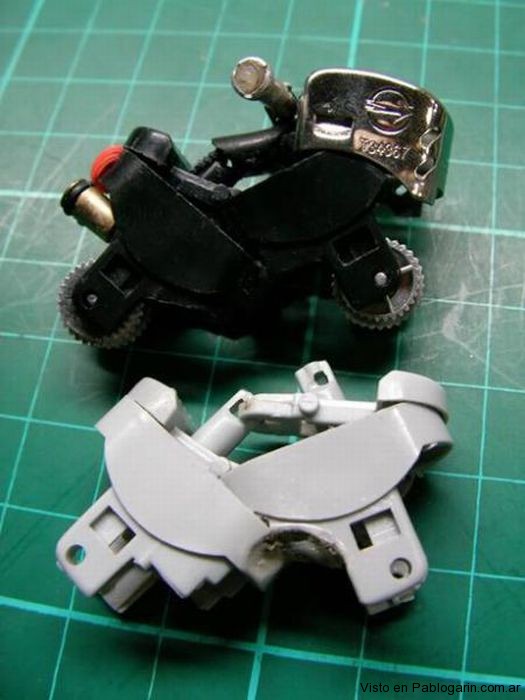 Motos hechas con encendedores