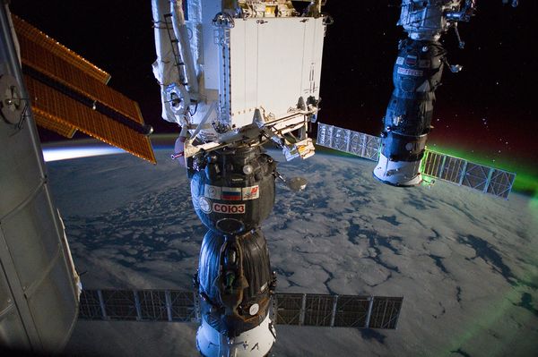 soyuz-orbit-northern-lights-earth-space